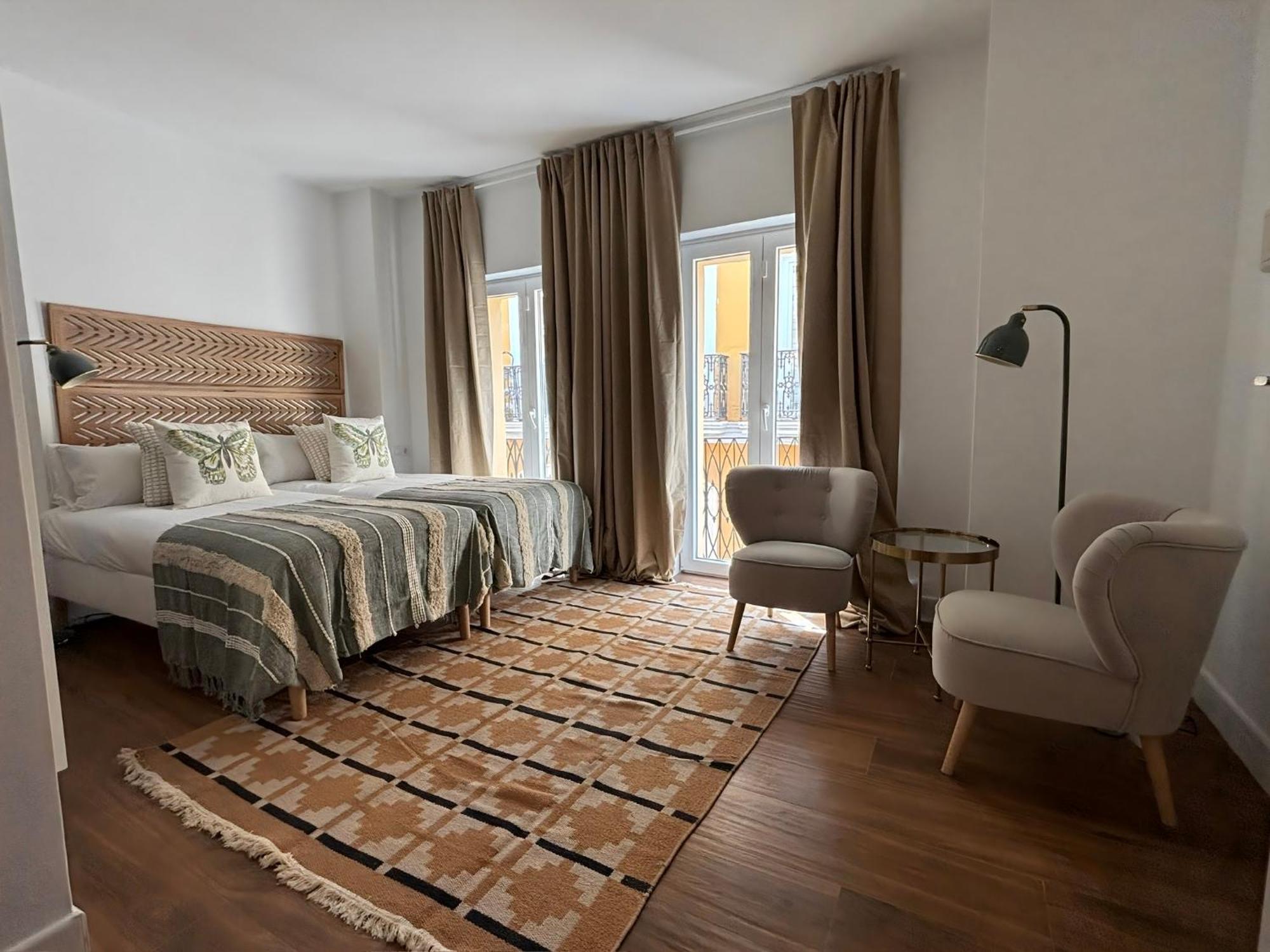 Eva Recommends Lineros Apartment *